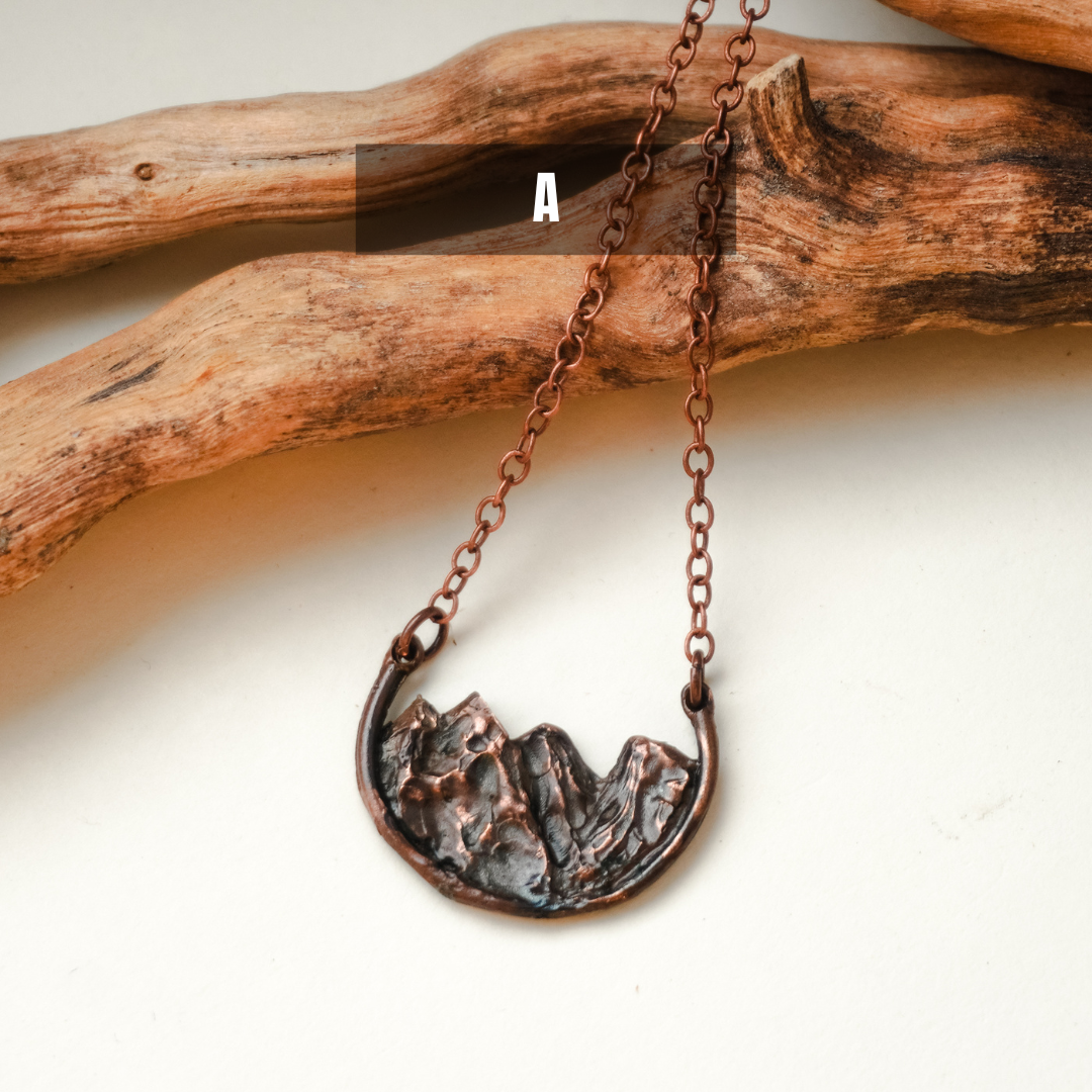 Collana montagna semicerchio