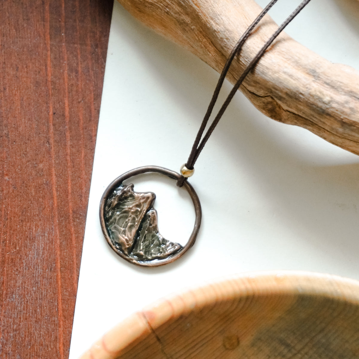 Collana montagna con cornice