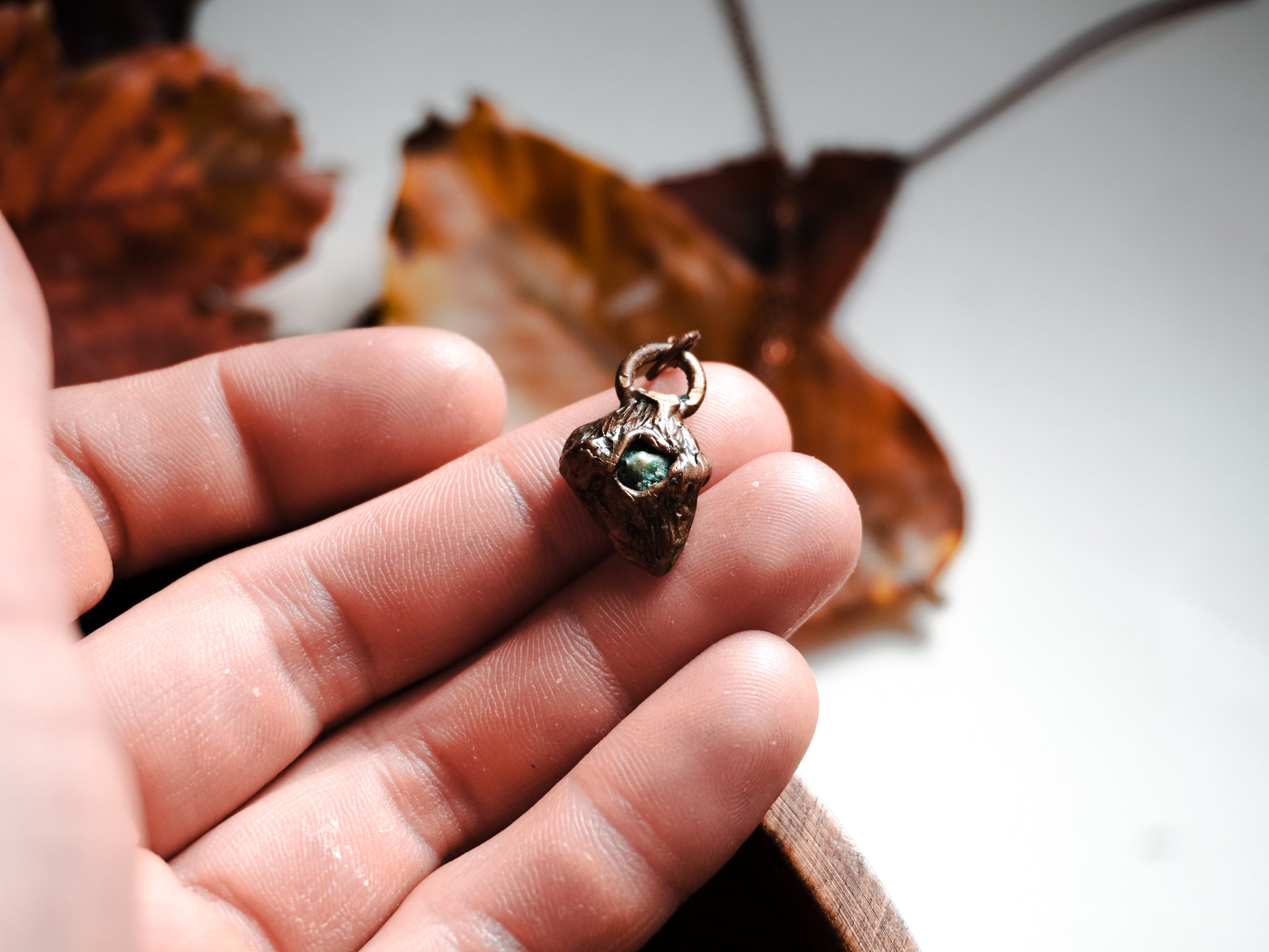 Collana con pietra verde acqua incastonata