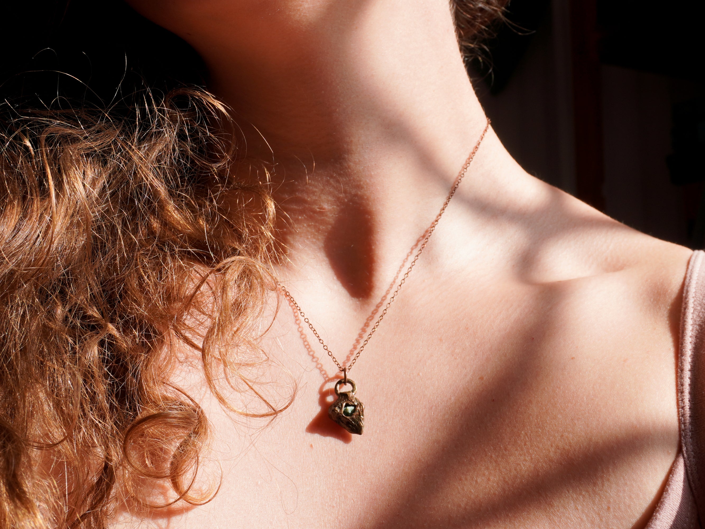 Collana con pietra verde acqua incastonata