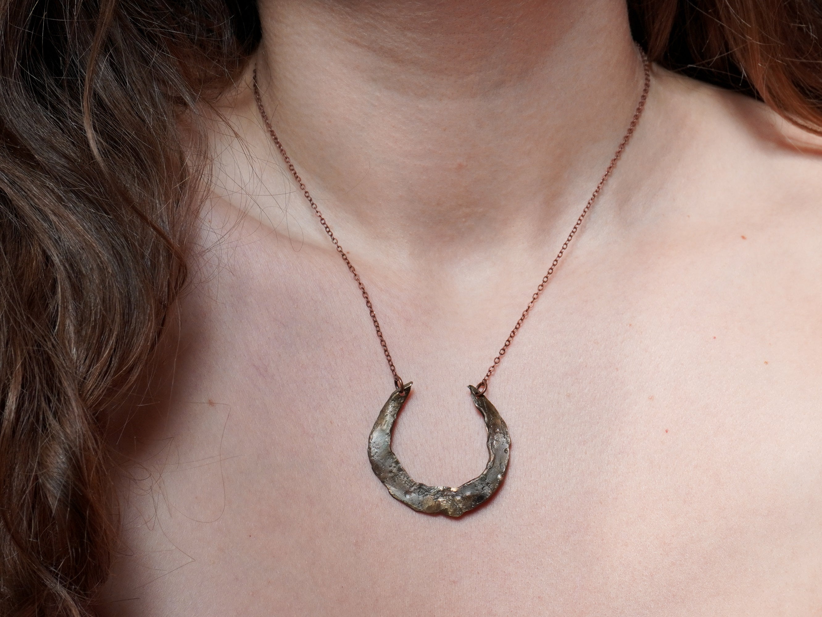 Collana con mezzaluna minimal