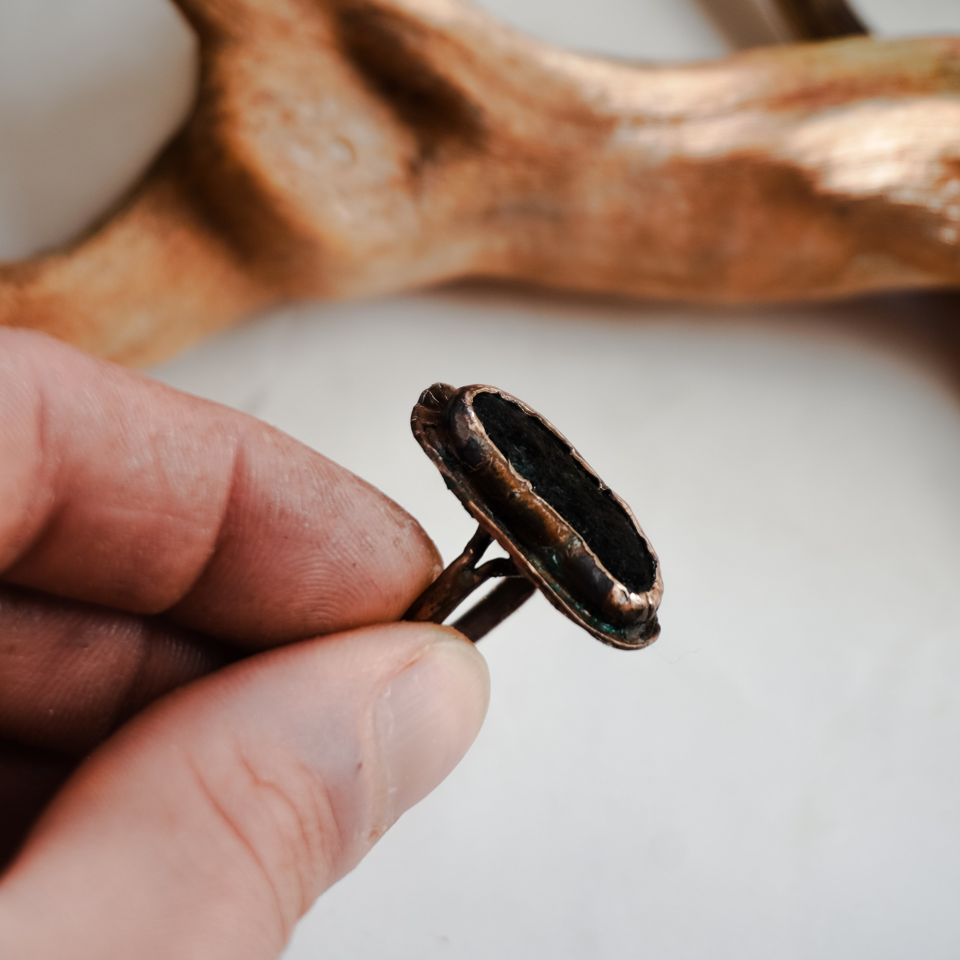 Anello con pietra di fiume