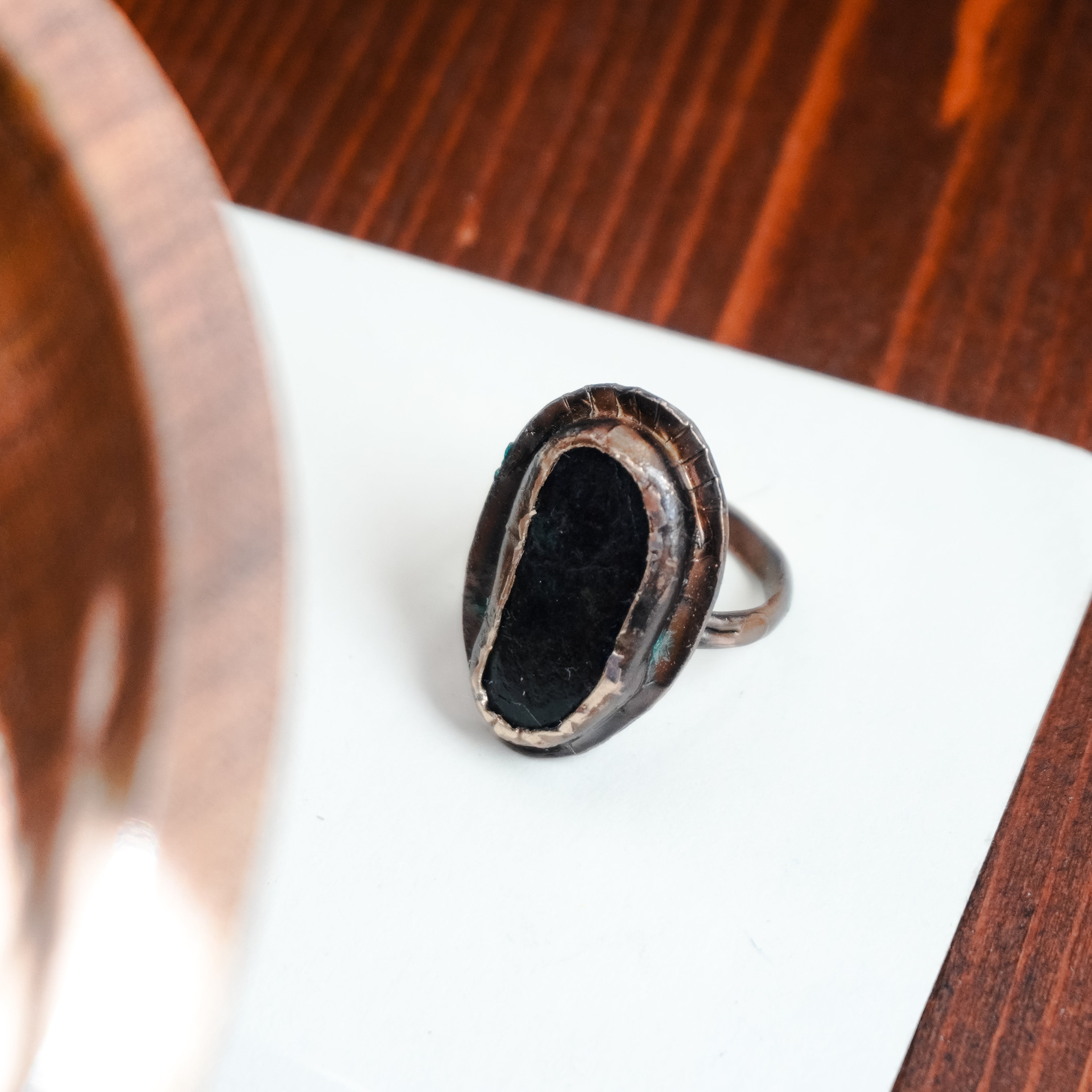 Anello con pietra di fiume