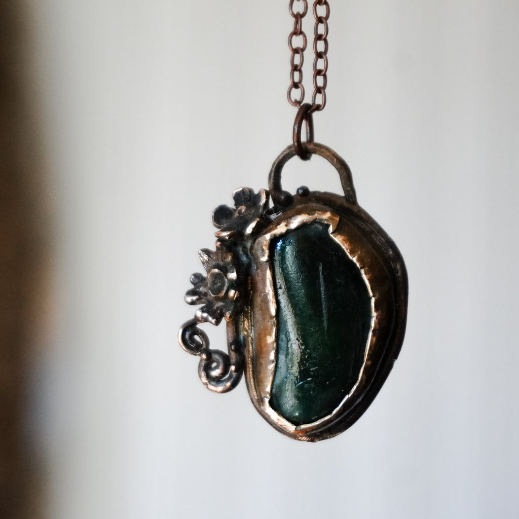 Collana con pietra di fiume