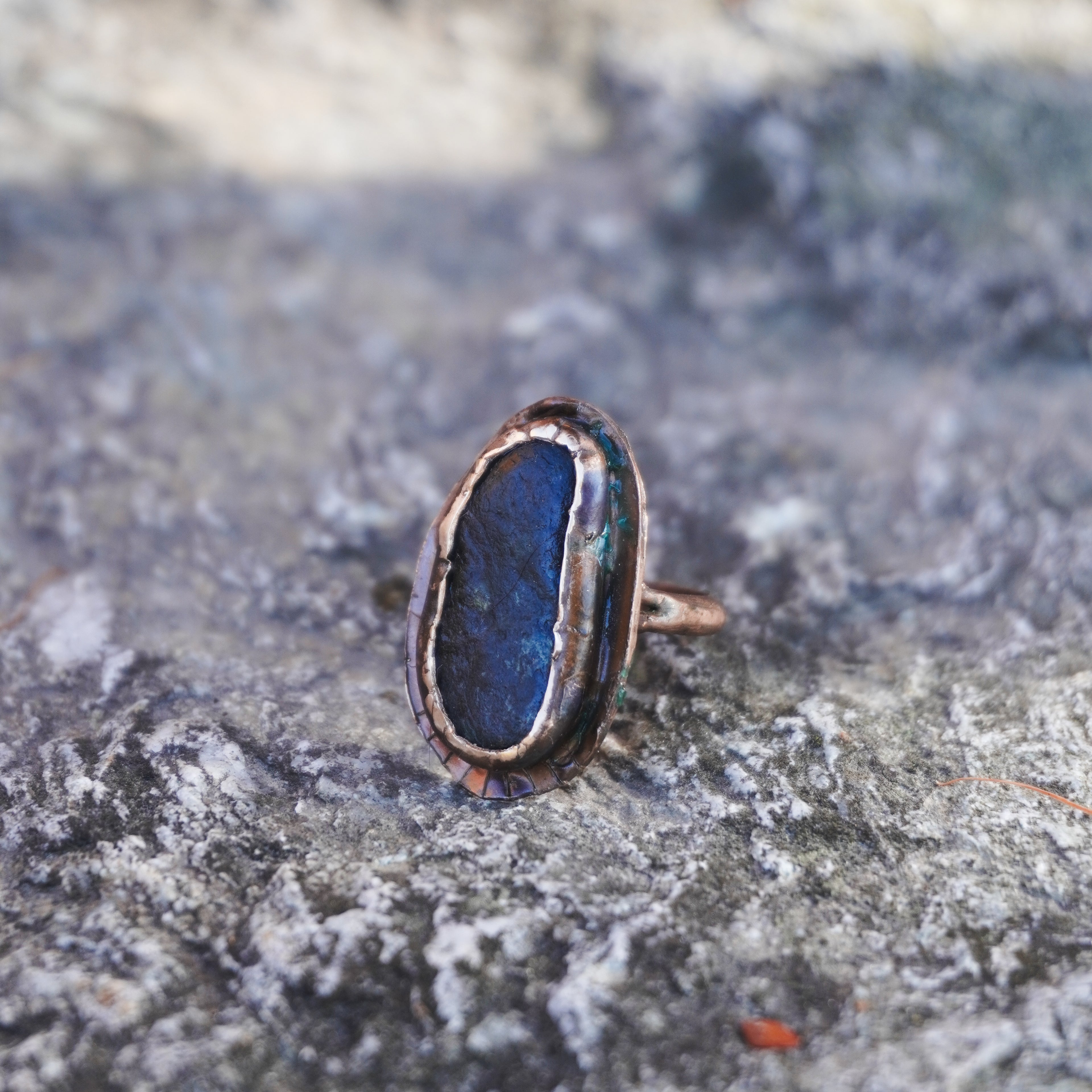 Anello con pietra di fiume