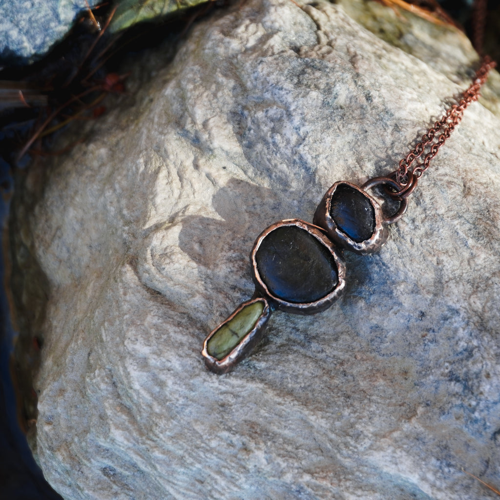 Collana con pietre di fiume