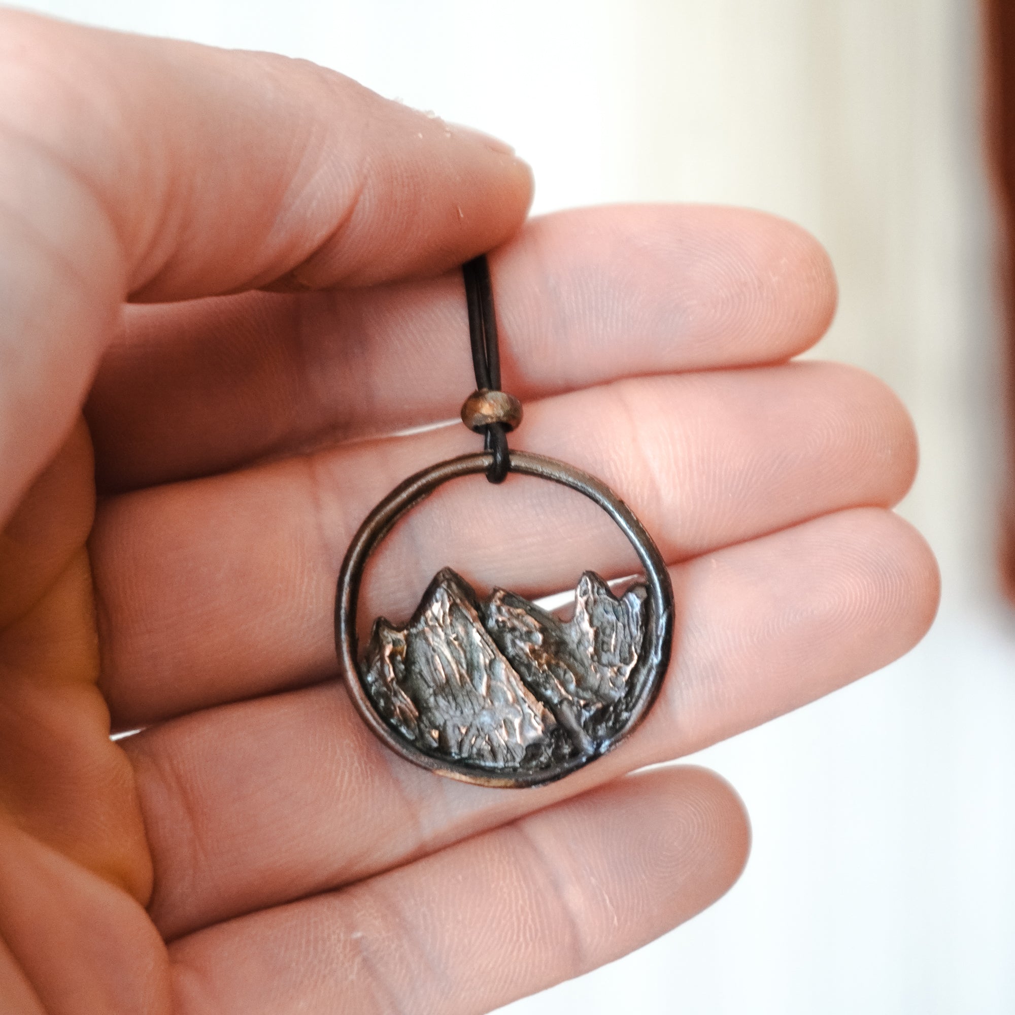 Collana montagna con cornice