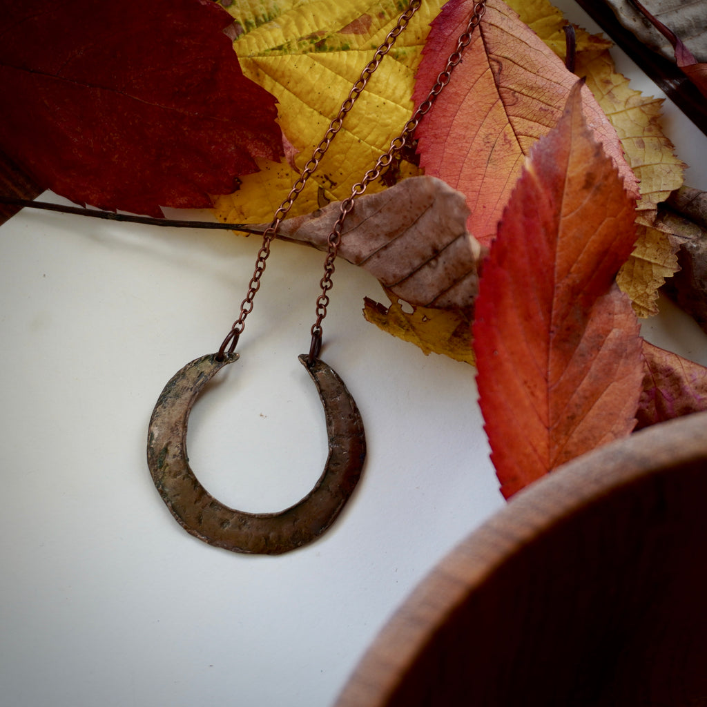 Collana con mezzaluna minimal