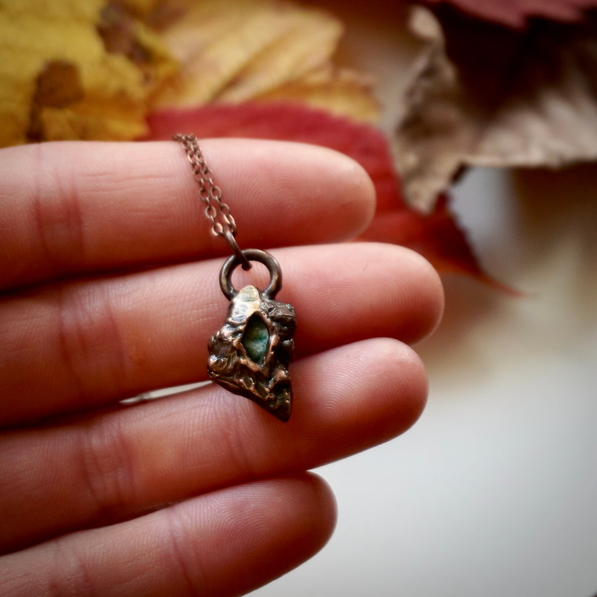 Collana con pietra verde acqua incastonata