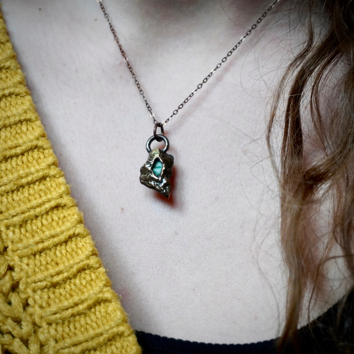Collana con pietra verde acqua incastonata