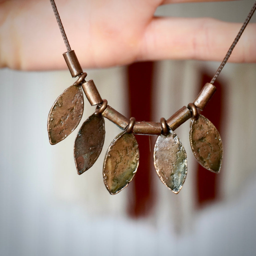 Collana piume