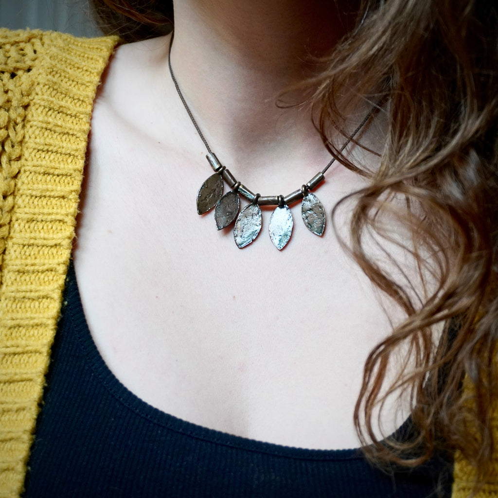 Collana piume